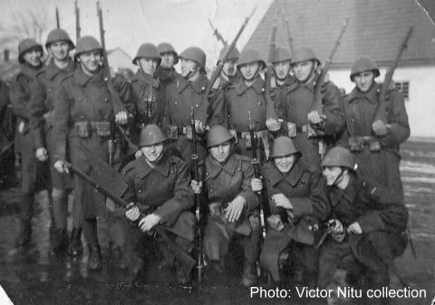 Soldati Fara Uniforma [1961]